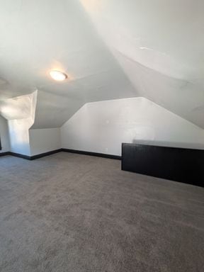 Building Photo - Newly Updated 3 bedroom in Carrick! Section 8 is considered