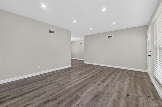 Building Photo - 328 Danworth Ct