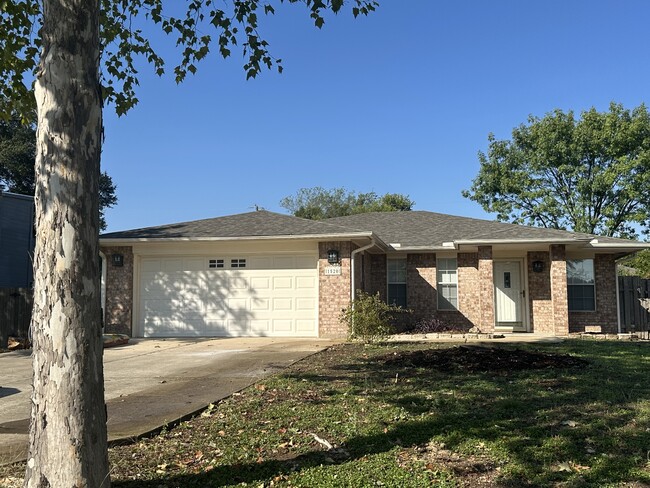 Building Photo - 1520 Indian Trl