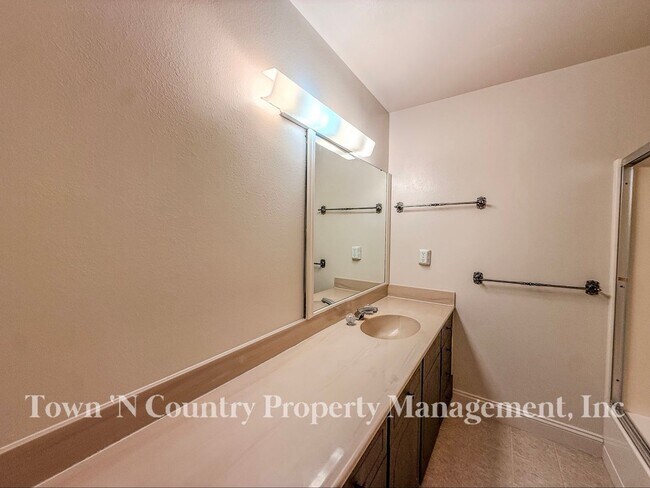 Building Photo - 26142 Carmel Knolls Dr