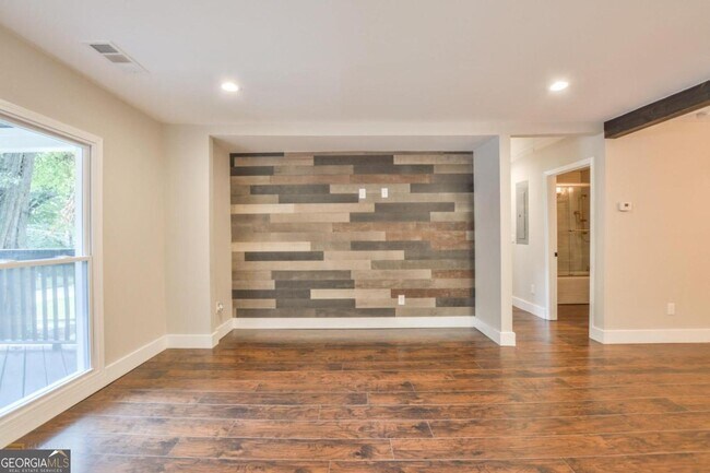 Building Photo - 1391 Kennesaw Dr NW