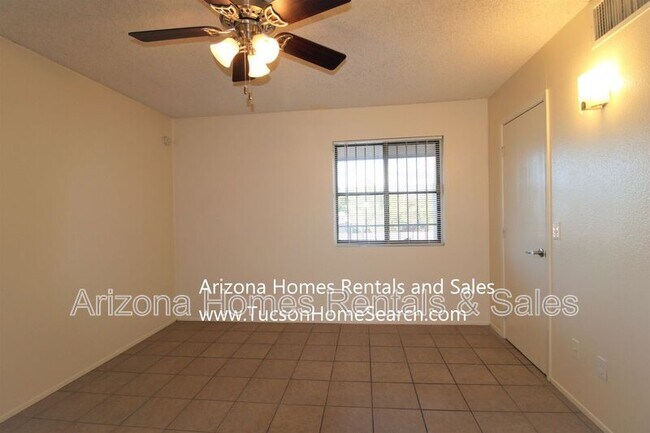 Building Photo - 6625 E Golf Links Rd