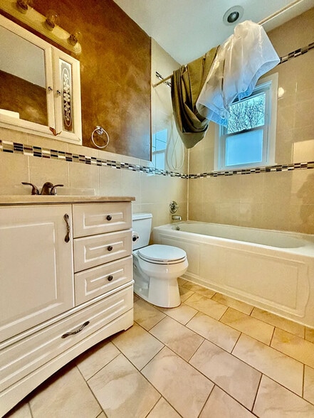 Building Photo - 14 Dillon Rd