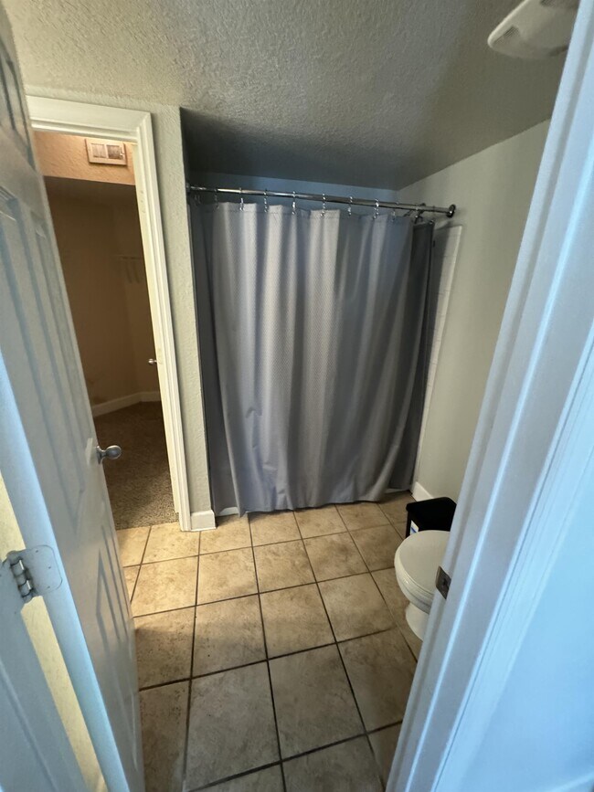 Building Photo - 204 E South St