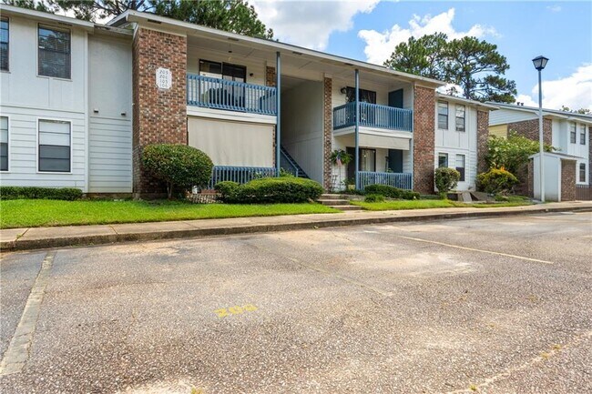 Building Photo - 6040 Grelot Rd