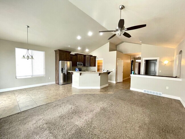 Building Photo - Great Riverton Home Now Available!