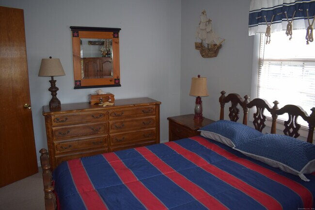 Building Photo - 40 Hawks Nest Rd