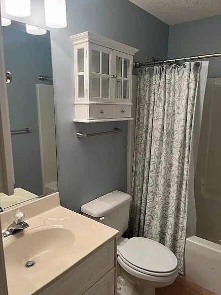 Building Photo - 102 Grey Oak Ct