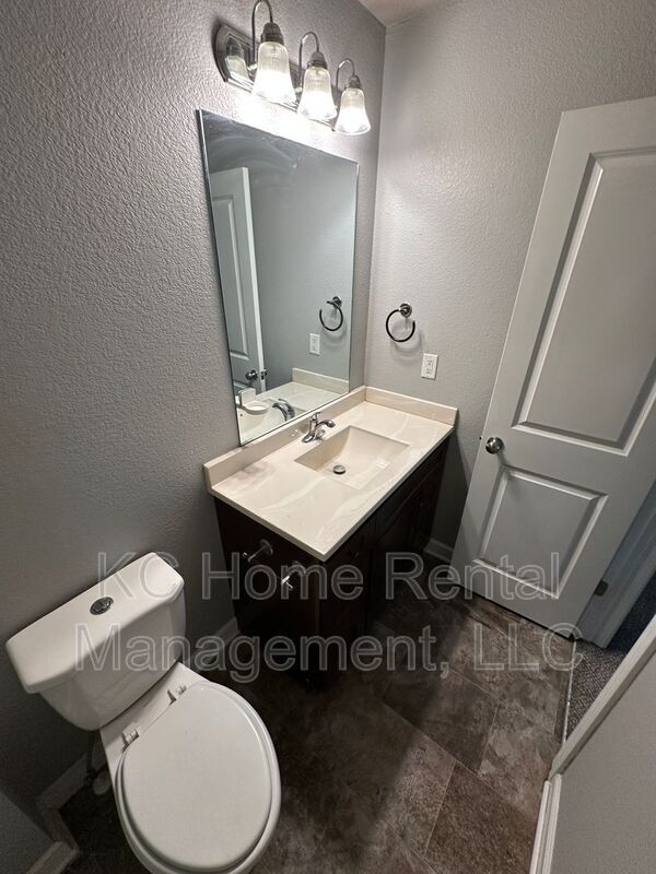Building Photo - 10530 Kane Dr