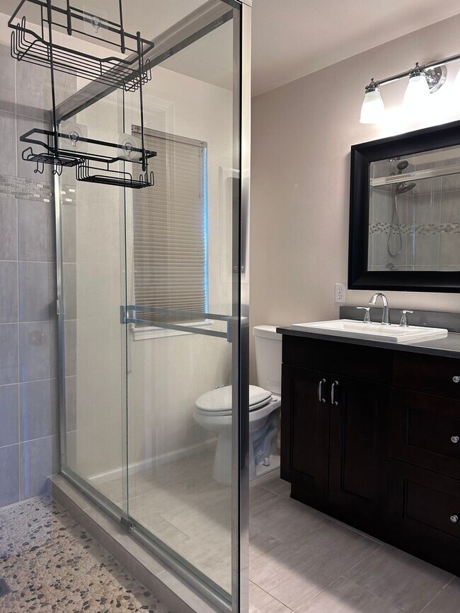 Building Photo - Charming & Modern 2-Bedroom Ashburn Community Townhome