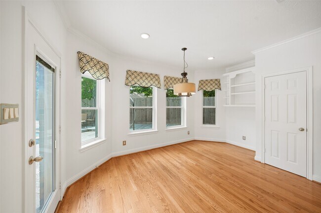 Building Photo - 1207 Melford Dr