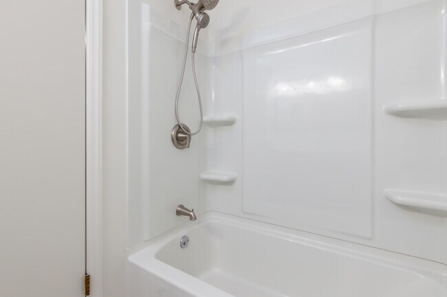 Building Photo - 1500 Brookdale Dr