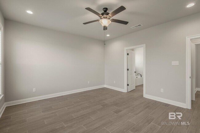 Building Photo - 1562 Fenton Cir