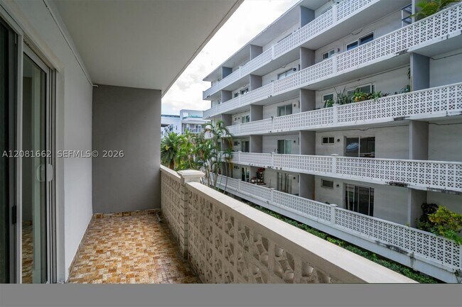 Building Photo - 1620 West Dr
