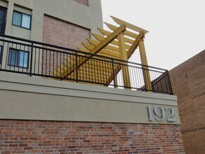 Building Photo - Stylish 1-Bed • 819 Sq. Ft. • Free Interne...