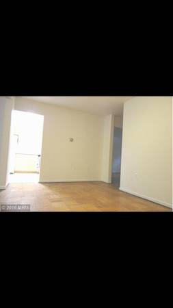 Building Photo - 876 College Pkwy