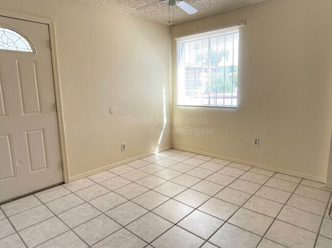 Building Photo - 4718 E Portland St