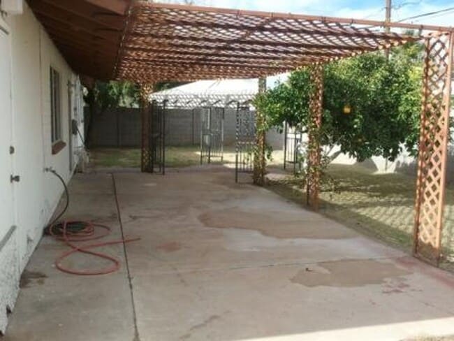 Building Photo - COMING SOON....NICE 4 BED 2 BATH CORNER LO...