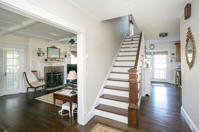 Building Photo - 17 Annandale Terrace