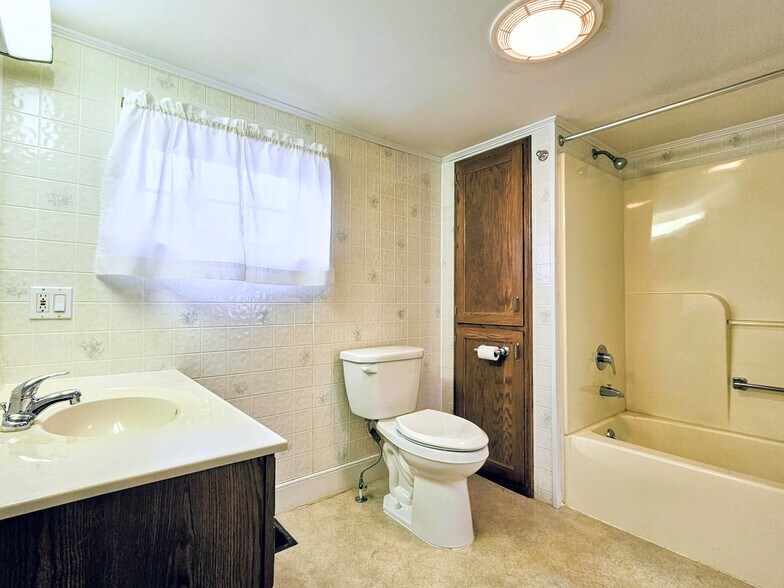 Building Photo - 2101 Heidelberg Ave