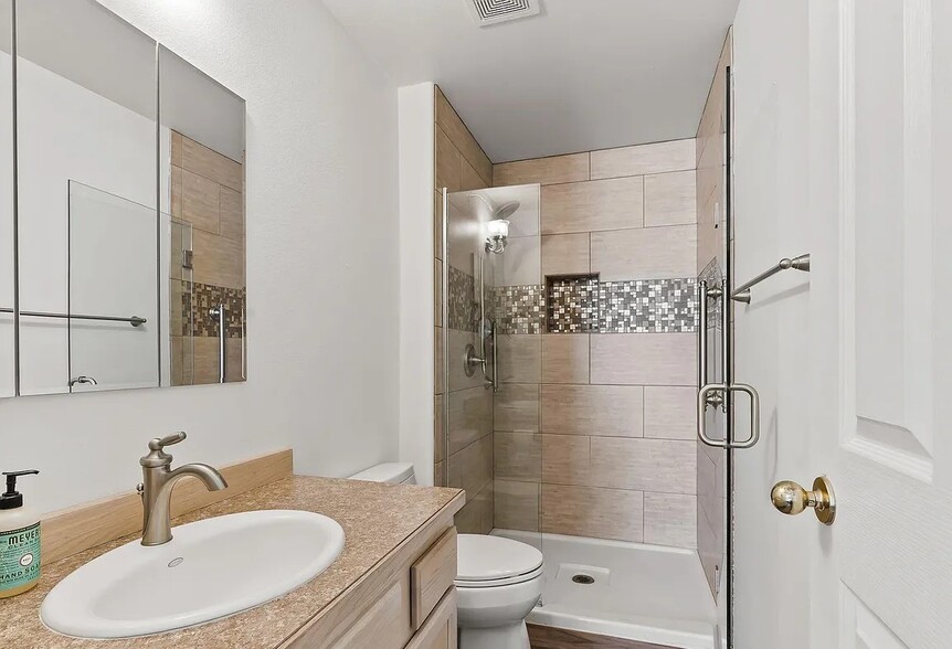 Master Bath - 7317 W Yakima Ave