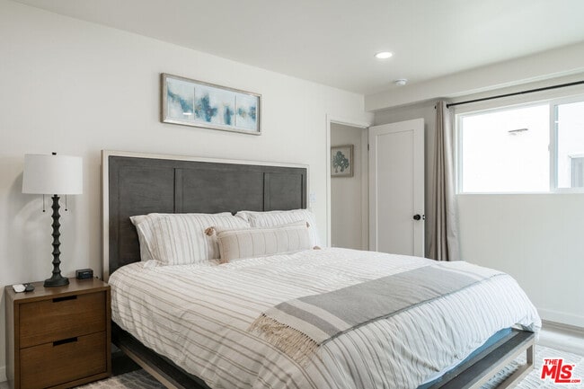 Building Photo - 329 Rosemont St