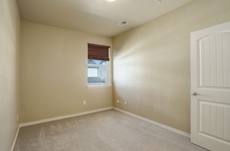 Building Photo - 3051 County Fair Ln