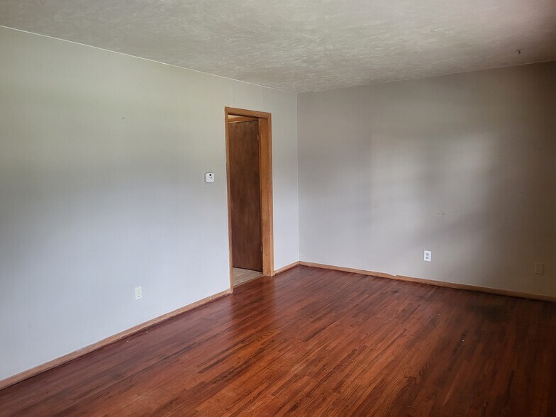 Building Photo - 507 N Eby St