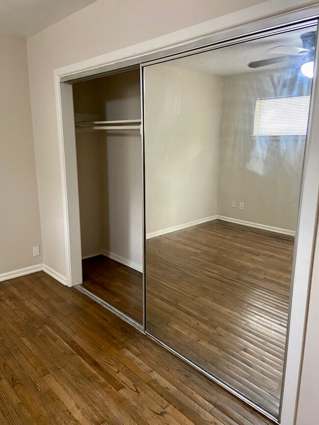 Bedroom - 1608 Colquitt St