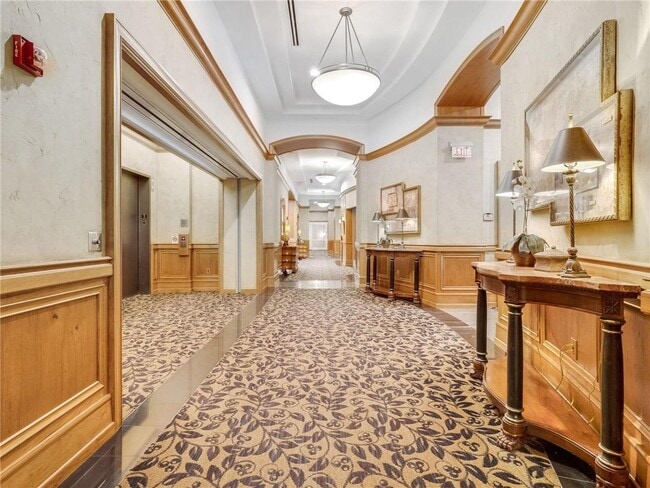 Building Photo - 1008 Portland Ave