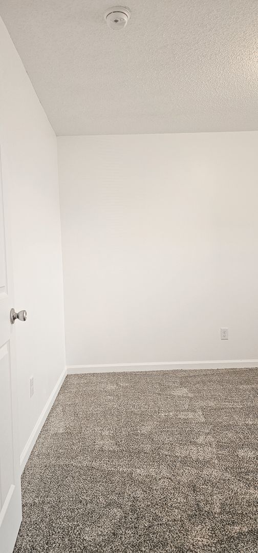 Building Photo - 1542 Diuguid Dr