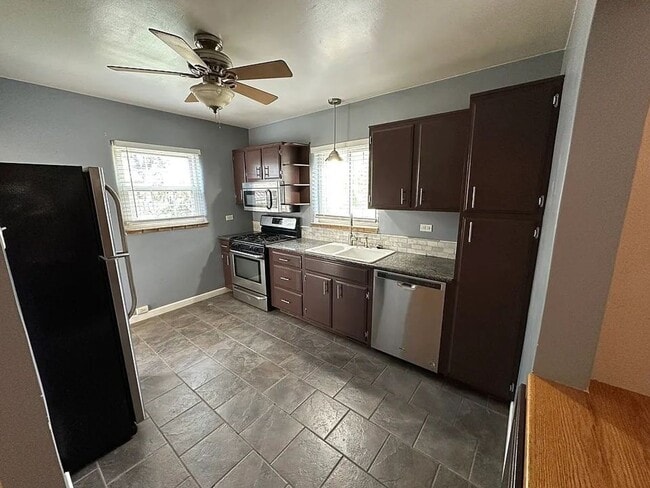 Building Photo - Home is Ready for you Now!