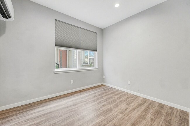 Building Photo - Modern-3 bedroom -3.5 bathroom Townhome in Santa Fe Art District