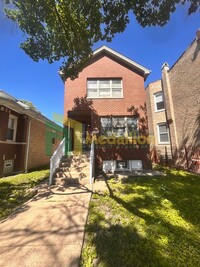 Building Photo - 5954 S Maplewood Ave
