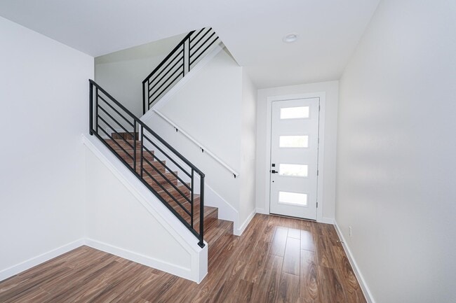 Building Photo - 7525 Cresta Bella St