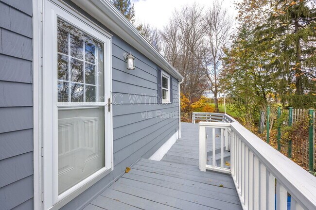 Building Photo - 32 Marshall St