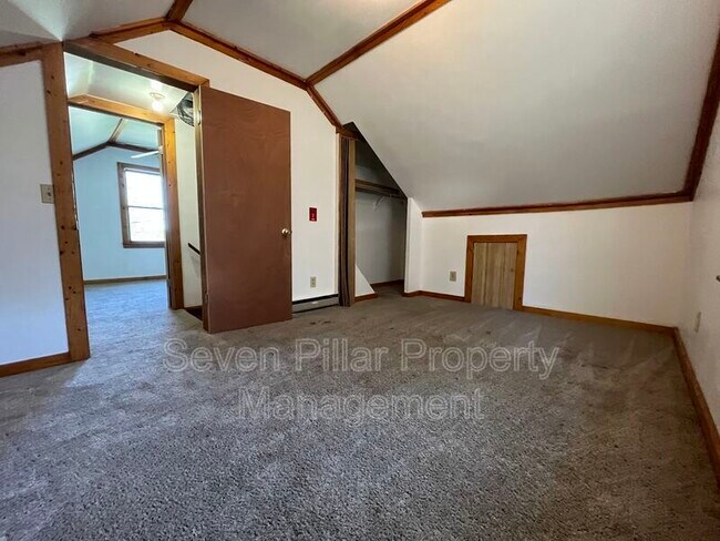 Building Photo - 9252 Mink St SW
