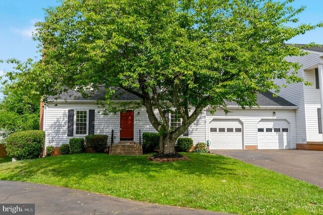 Building Photo - 561 Tiffany Ct