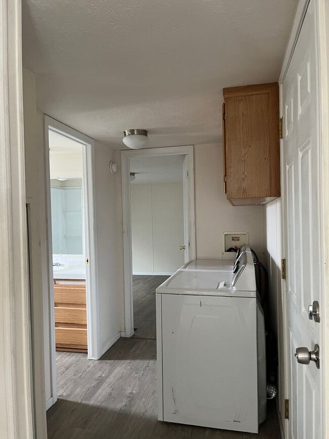 Building Photo - Cute 2 bedroom/1 bath singlewide mobile ho...
