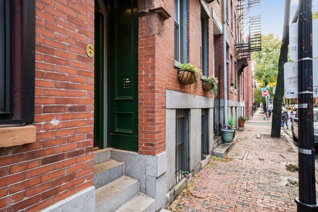 Building Photo - 6 Dwight St