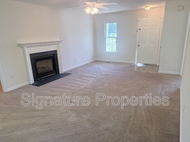 Building Photo - 12521 Hillgate Ln