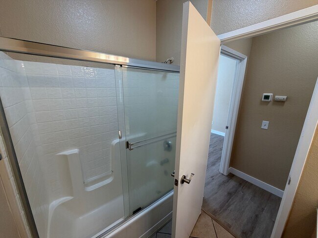 Building Photo - Lovely Three Bedroom Home