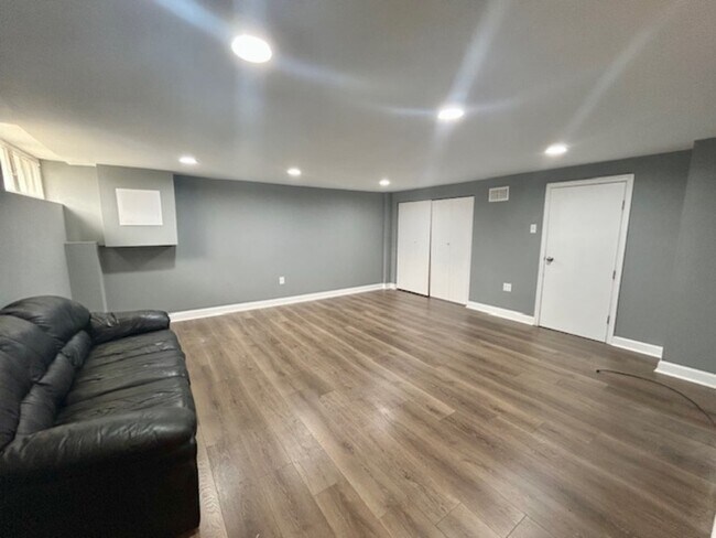 Building Photo - 8130 Kirkwall Ct