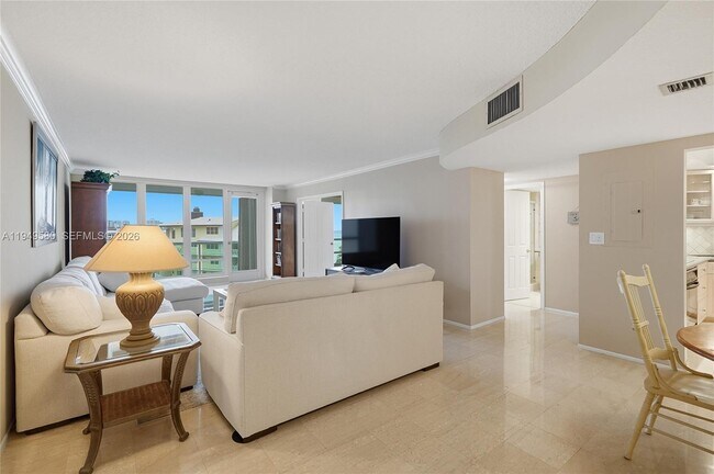 Building Photo - 2100 S Ocean Ln