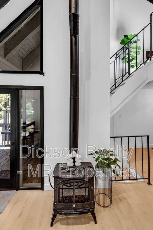 Building Photo - 908 Harold Dr