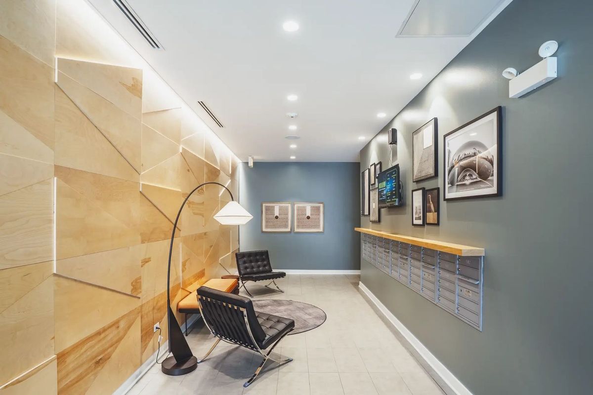 Building Photo - 830 N Milwaukee Ave