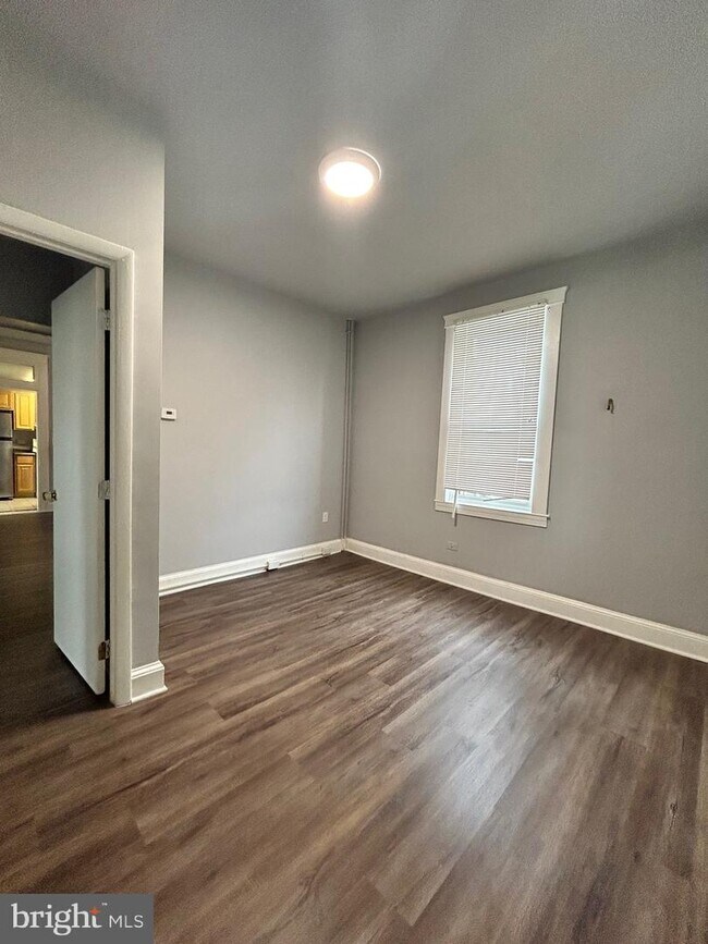 Building Photo - 3819 Woodlea Ave