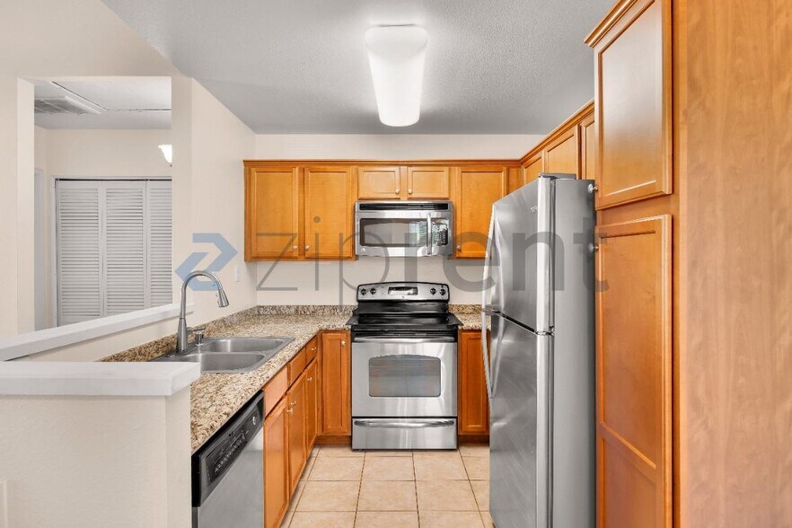 Building Photo - Unit 1008