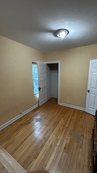 Building Photo - 2728 N Mulligan Ave