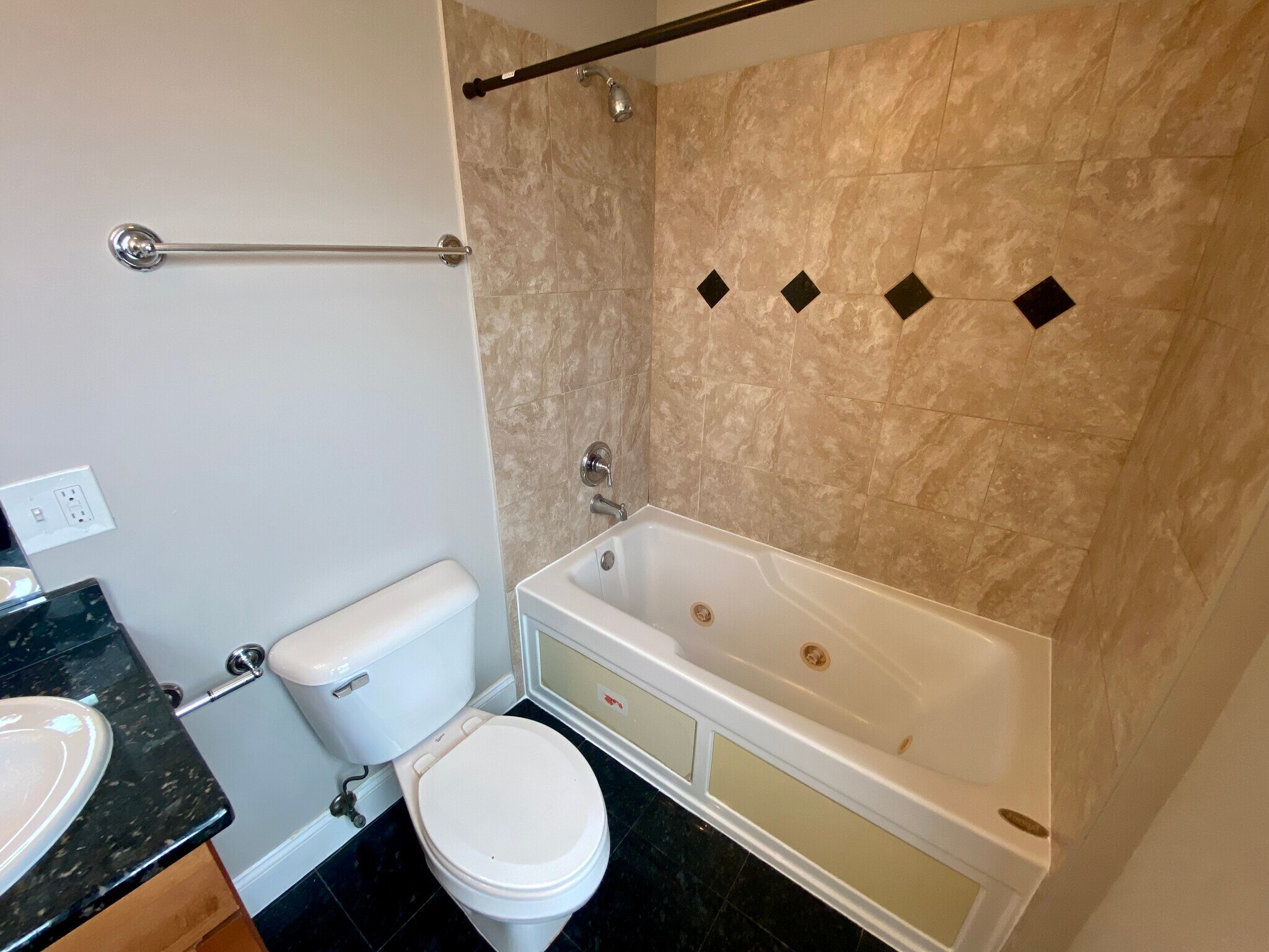 Building Photo - 1140 E Marquette Rd